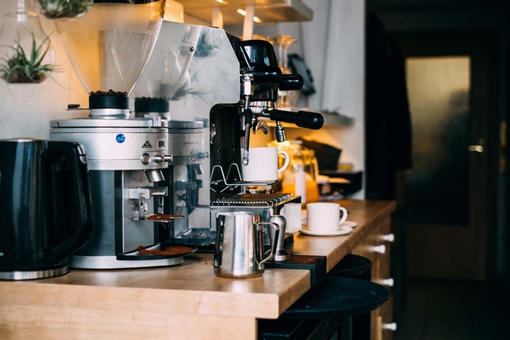 coffee-machine-in-the-bar-RWHDRTM.jpg